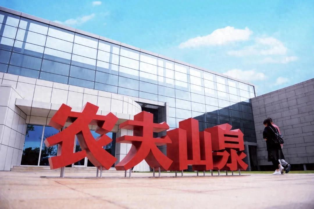 深耕水源的长期主义:从舆论漩涡到重构商业版图的逆袭之道 企业服务