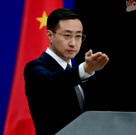  盟友民意转向中国明显；特朗普政策引发西方国家反思；全球力量平衡悄然变化。 新闻