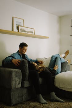  新时代信托股权持续折价转让，市场冷淡反应凸显行业转型阵痛；信托牌照价值明显下滑，曾经的稀缺资源如今难觅买家。 股票财经