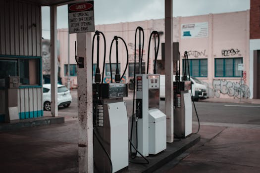 原油地缘风险加剧，国内油价进入新变局；车主成本如何应对？