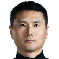 国足悉尼首训启动,新老球员分组演练;邵佳一奔走场边,细致讲解战术要点。 体育新闻